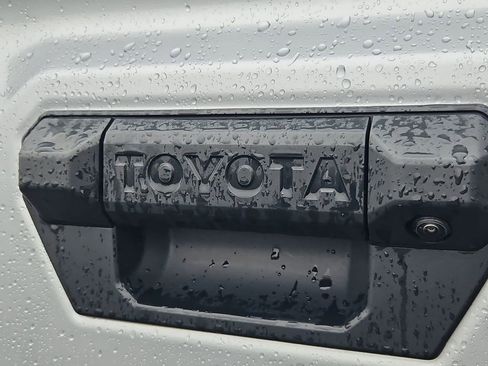 Used 2024 Toyota Tacoma TRD Off-Road image 25