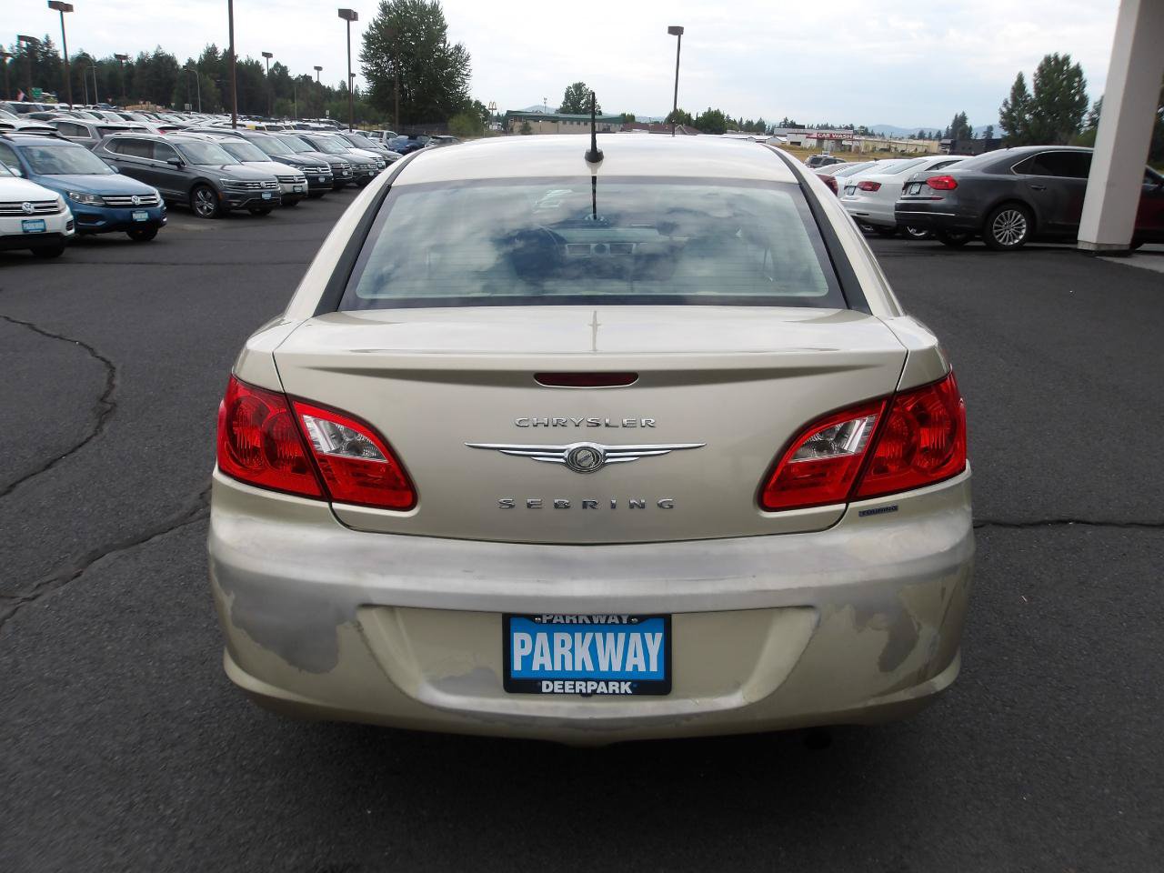 Used 2010 Chrysler Sebring Touring FWD image 4