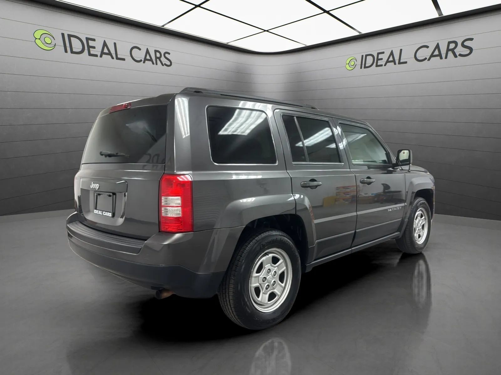 Used 2015 Jeep Patriot Sport w/ Power Value Group FWD image 5