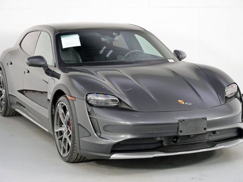 Used 2023 Porsche Taycan 4S w/ Technology Package image 55