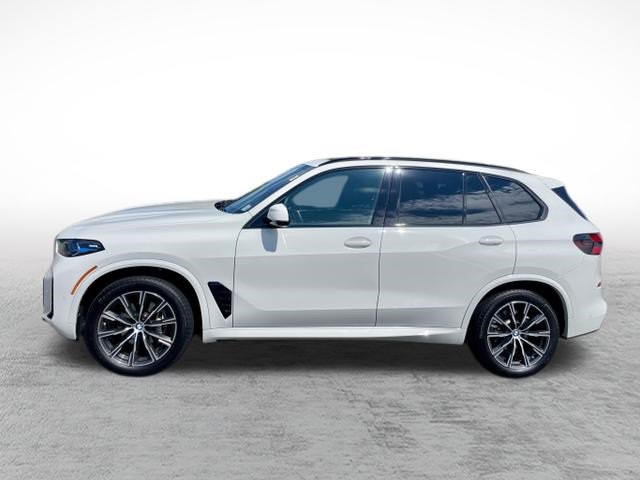 Used 2024 BMW X5 xDrive40i w/ M Sport Package AWD/4WD image 8
