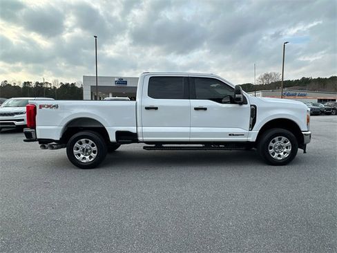 Certified 2023 Ford F250 XLT image 8