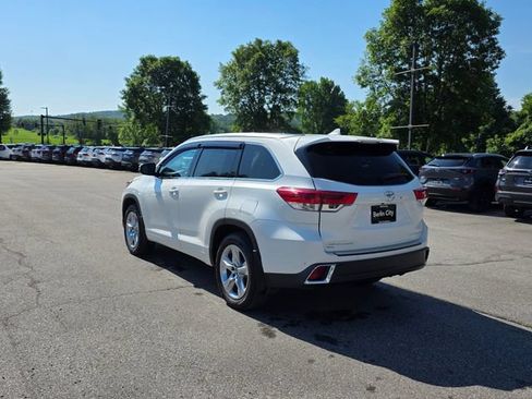 Used 2017 Toyota Highlander Limited AWD/4WD image 6