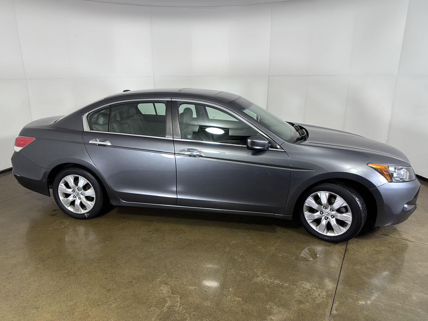 Used 2010 Honda Accord EX-L image 8