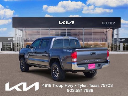 Used 2016 Toyota Tacoma TRD Off-Road w/ Towing Package AWD/4WD image 4