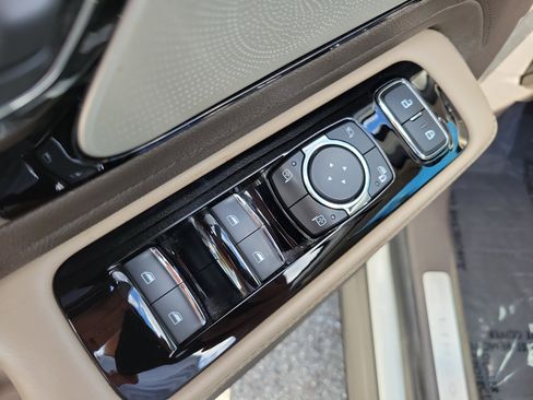 Used 2020 Lincoln Aviator Reserve w/ Equipment Group 201A image 17