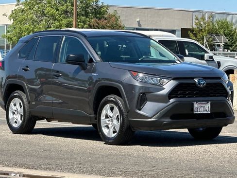 Used 2021 Toyota RAV4 LE AWD/4WD image 10