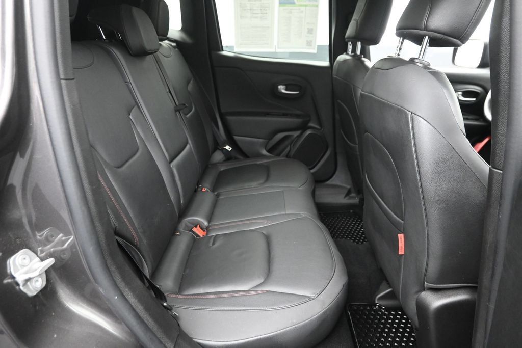 Used 2020 Jeep Renegade Trailhawk w/ Premium Leather Group AWD/4WD image 10