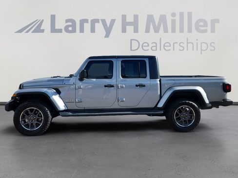 Used 2020 Jeep Gladiator Overland image 3
