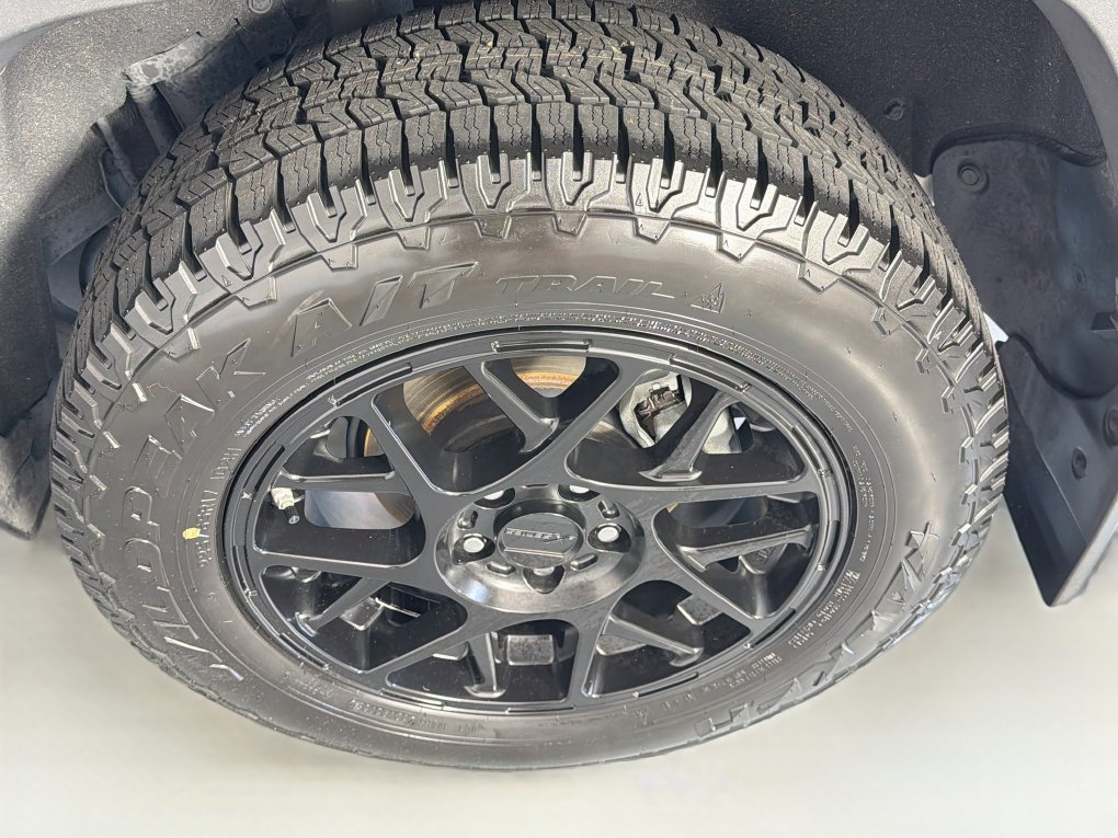 Used 2024 Toyota RAV4 XLE FWD image 32
