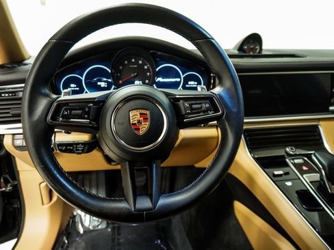 Used 2023 Porsche Panamera 4 Platinum Edition AWD/4WD image 15