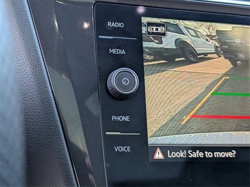 Used 2022 Volkswagen Tiguan SEL R-Line image 15