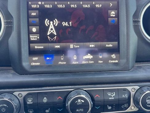 Used 2021 Jeep Gladiator Overland w/ Popular Equipment Package AWD/4WD image 11