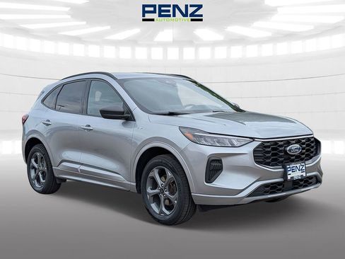 Used 2023 Ford Escape ST-Line AWD/4WD image 1