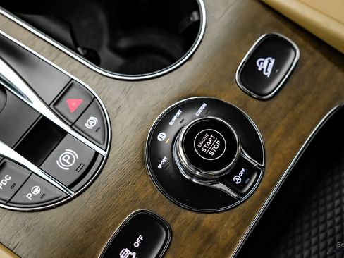 Used 2023 Bentley Bentayga Extended Wheelbase AWD/4WD image 63