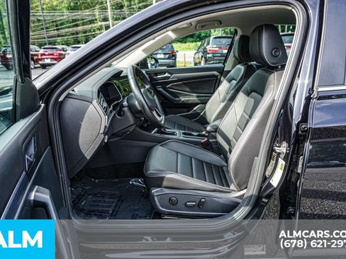Used 2024 Volkswagen Jetta SE FWD image 18