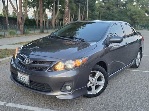 Used 2011 Toyota Corolla S image 39