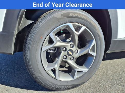 New 2025 Chevrolet Trax LT w/ Driver Confidence Package image 17