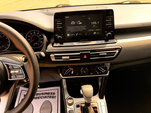 Used 2021 Kia Seltos LX image 17