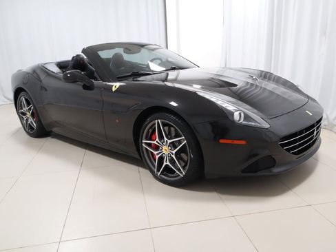 Used 2016 Ferrari California T image 7