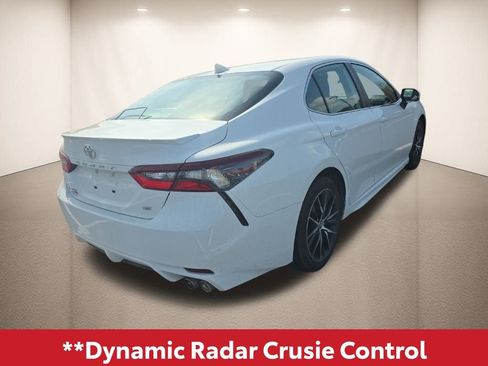 Used 2024 Toyota Camry SE image 6