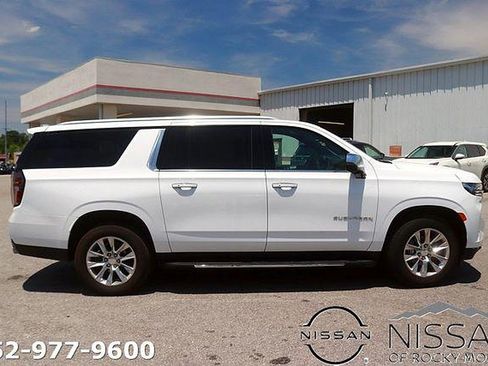 Used 2023 Chevrolet Suburban Premier RWD image 4