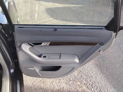 Used 2006 Audi A6 4.2 image 18