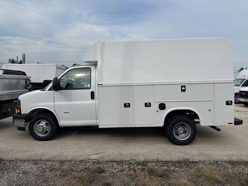 New 2024 Chevrolet Express 3500 w/ Power Convenience Package image 2