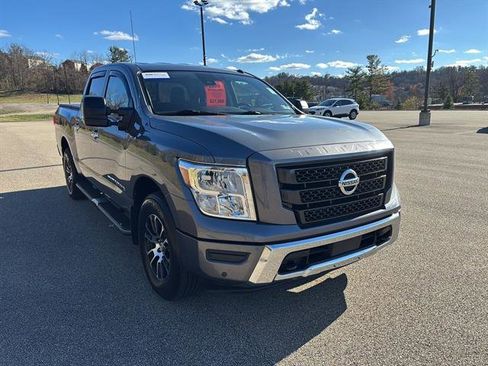 Used 2020 Nissan Titan SV w/ SV Convenience Package image 6