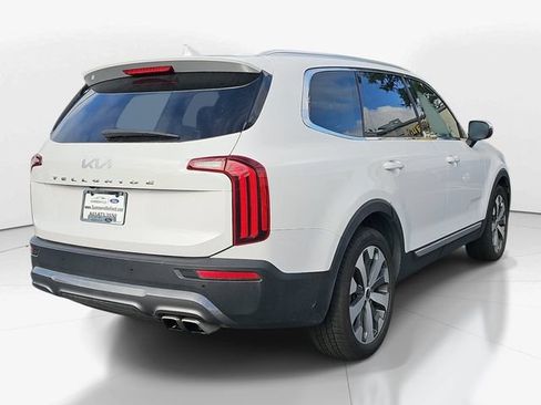 Used 2022 Kia Telluride EX w/ EX Premium Package FWD image 3