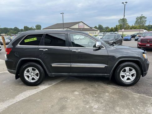 Used 2011 Jeep Grand Cherokee Overland AWD/4WD image 4