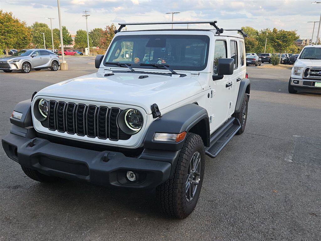 Used 2026 Jeep Wrangler Unlimited Sport AWD/4WD image 2