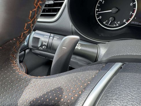 Used 2023 Nissan Maxima SR w/ Sport Mat Group FWD image 24
