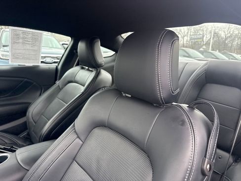 Used 2025 Ford Mustang GT Premium image 18