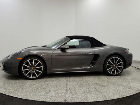 Used 2017 Porsche 718 Boxster RWD image 2