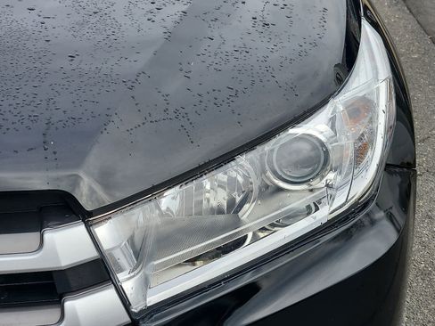 Used 2017 Toyota Highlander XLE image 7