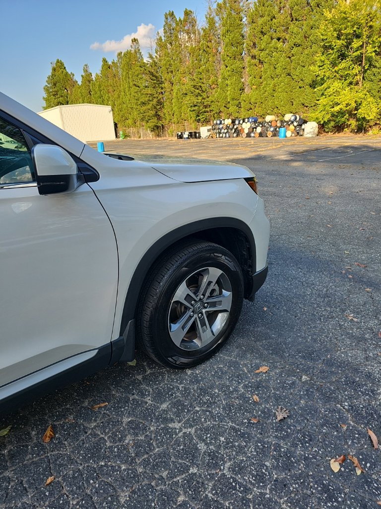 Used 2025 Honda Pilot EX-L image 12
