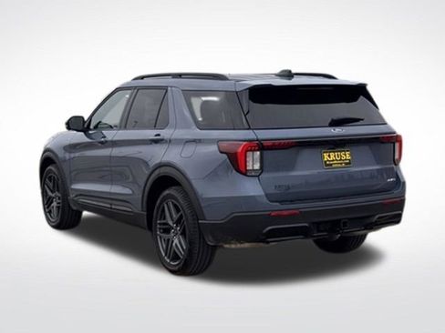 Used 2025 Ford Explorer ST-Line w/ ST-Line Street Pack AWD/4WD image 40