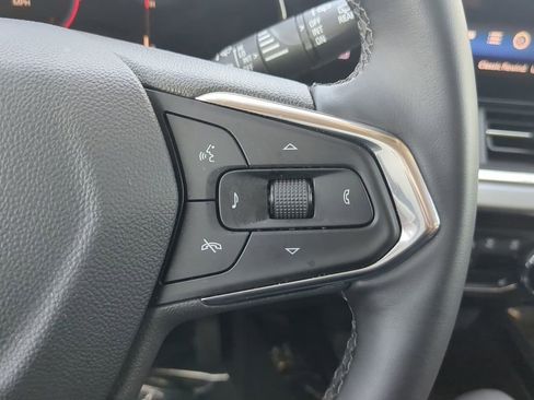 Used 2025 Chevrolet Trax LT w/ LT Convenience Package image 26