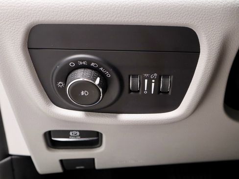 Used 2023 Jeep Grand Cherokee L Overland image 31