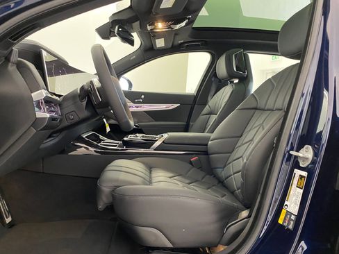 Used 2026 BMW 750e xDrive w/ Executive Package AWD/4WD image 4