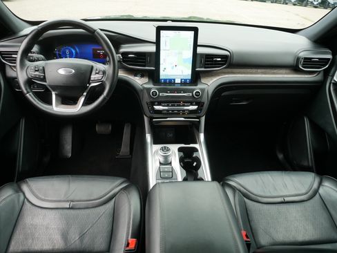 Used 2020 Ford Explorer Platinum w/ Premium Technology Package AWD/4WD image 10