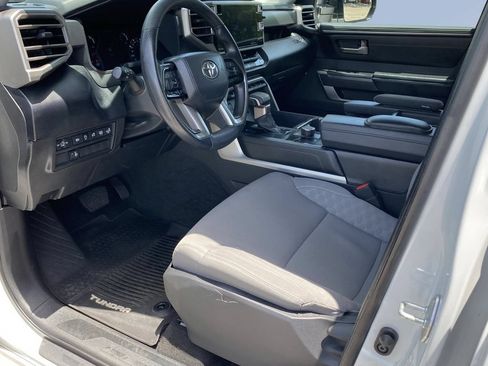 Used 2022 Toyota Tundra SR5 w/ Convenience Package RWD image 10