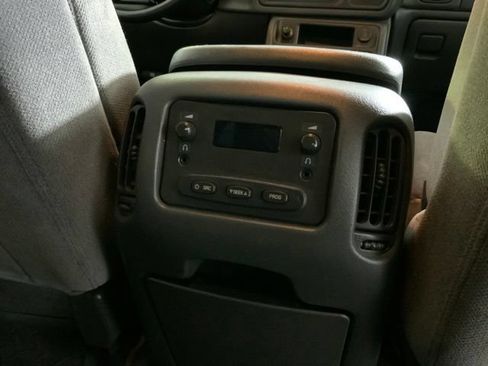 Used 2007 GMC Sierra 2500 SLE w/ Heavy-Duty Power Package AWD/4WD image 28