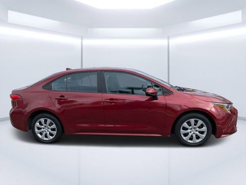 Used 2023 Toyota Corolla LE FWD image 2