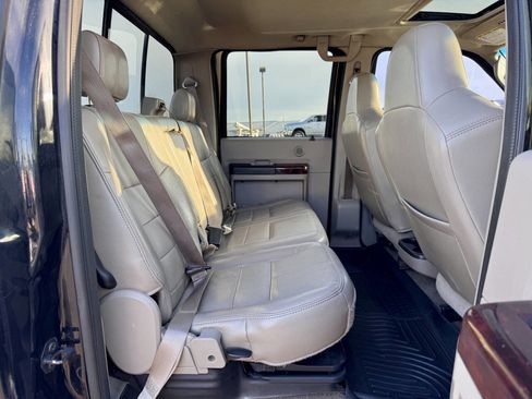 Used 2010 Ford F250 Lariat image 9