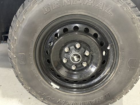 Used 2022 Ford Bronco Black Diamond image 14