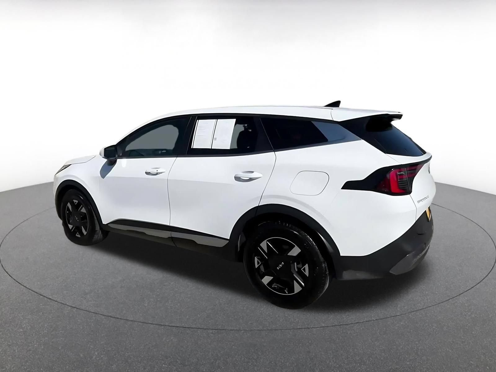 Used 2026 Kia Sportage LX FWD image 9