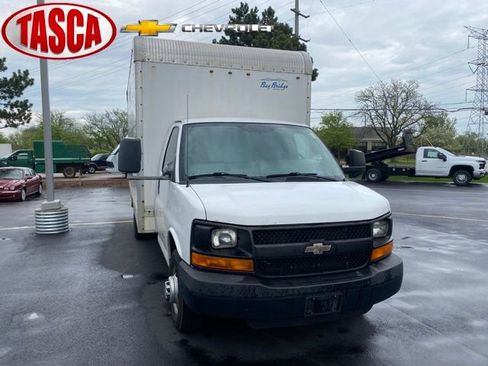 Used 2015 Chevrolet Express 4500 RWD image 1