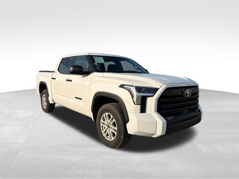 Used 2023 Toyota Tundra SR5 w/ SR5 Convenience Package AWD/4WD image 3